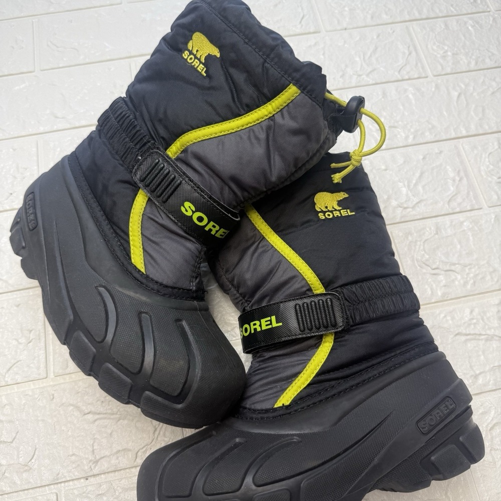 Sorel Winter Snow Boot Black Yellow Accent NY1885-012 Size 1 Mens
